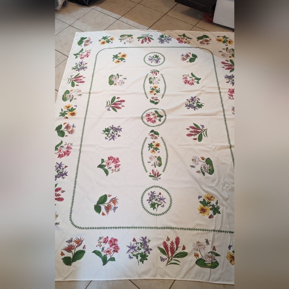 Portmeirion Botanic Garden cotton blend tablecloth 60" X 80"
